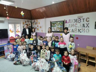  Osmijeh na licima djece povodom Svetog Nikole 