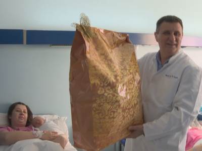 Darivanje provorođene bebe u Banjaluci Darivanje provorođene bebe u Banjaluci