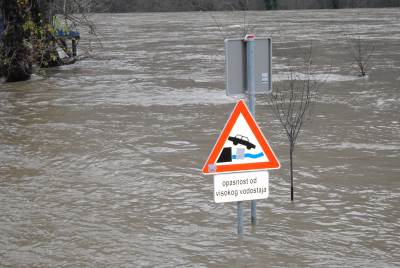  U Semberiji proglašena redovna odbrana od poplava 