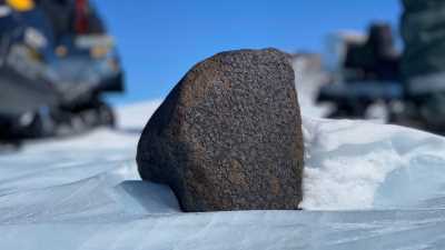  Istraživači na Antarktiku otkrili rijedak meteorit 