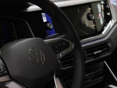  Folksvagen patent "Eye-Control" 