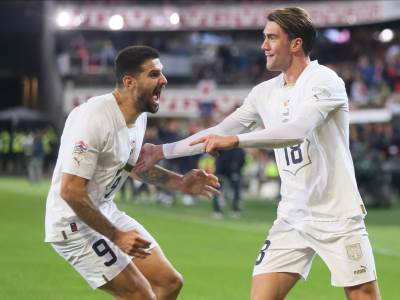  Vlahović i Mitrović u 100 najboljih fudbalera svijeta 