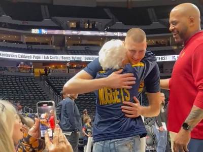  Nikola Jokić rasplakao baku na utakmici Denvera 