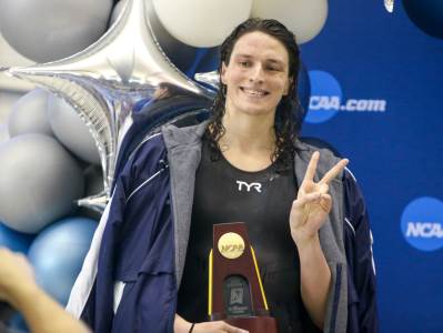  Transrodna plivačica se skinula u ženskoj svlačionici 