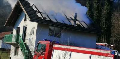  Izgorjela porodična kuća u nsaelju Slana 