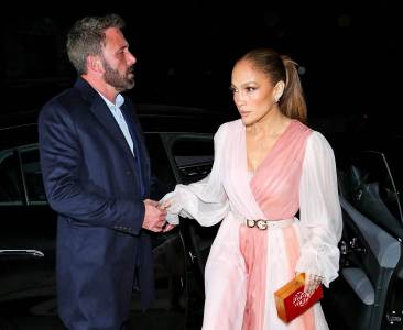  Dženifer Lopez haljina i tetovaža 