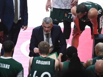  Dejan Radonjić tjera Endrjua Endrjuza iz Panatinaikosa 