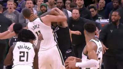  Tuča na utakmici Milvokija i Sakrementa 