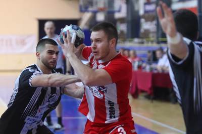  Crvena zvezda pobijedila Partizan u rukometnom vječitom derbiju 