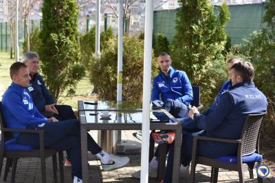  Počelo okupljanje fudbalera BiH za start kvalifikacija za EURO 2024 