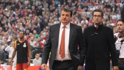  Ataman ne ustaje s klupe, obezbeđenje je tu 