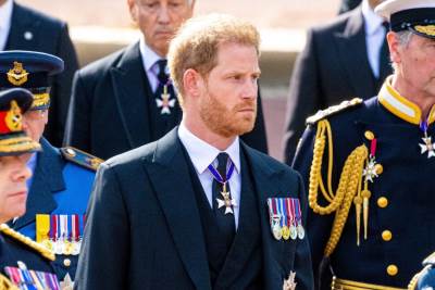  Princ Hari bez Megan dolazi na krunisanje Čarlsa 