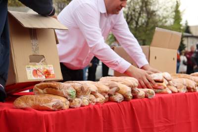  Stanivuković doveo radnike Gradske uprave na doručak na parking  