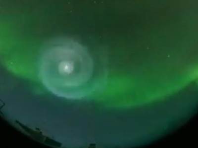  Neobična svetlost na nebu iznad Aljaske 