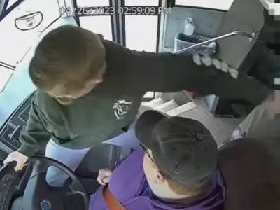  Vozaču pozlilo a učenik zaustavio autobus 