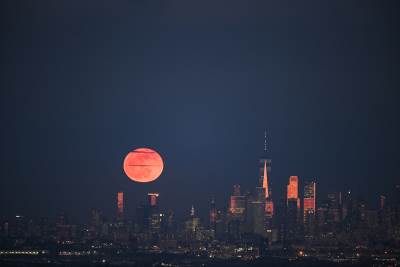  Pun mjesec iznad Njujorka 