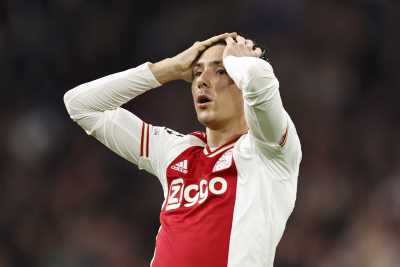  Tadić zabio za Ajaks Napadač Stefen Berghaus udario navijača 