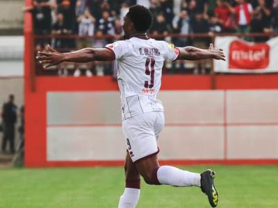  Renan Oliveira bos igrao fudbal sa djecom u Sarajevu VIDEO 