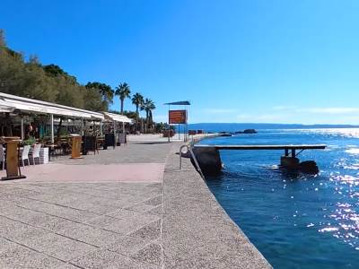  Splićane izbacili iz kafića u Splitu 