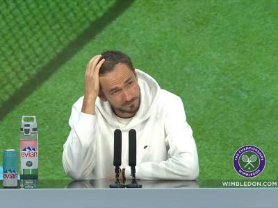  DAnil Medvedeve neće gledati finale Vimbldona između Karlosa Alkaraza i Novaka Đokovića 