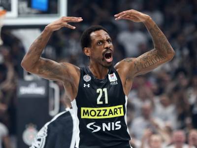  Džejms Naneli i Partizan produžili ugovor 