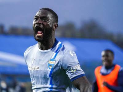  Emanuel Late Lat ne dolazi u Zvezdu, ide u Midlzbro 