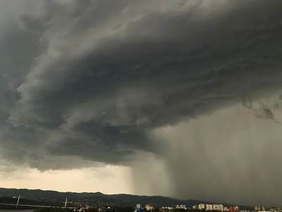  POGINULO OSAM OSOBA U STRAŠNOM NEVREMENU! Više hiljada domova ostalo bez struje 