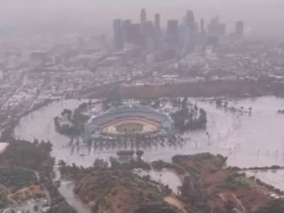  Potopljen stadion LA Dodžersa 
