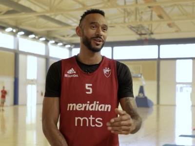  Adam Hanga o Crvenoj zvezdi 