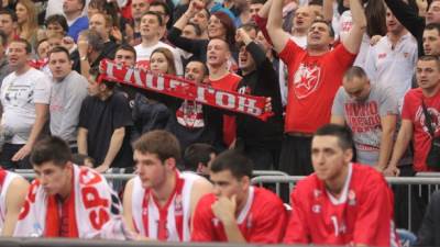  Ništa novo: Zvezda plaća zbog upaljača 