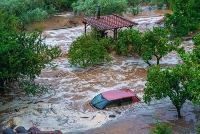  Muškarac i žena iz BiH u Grčkoj tokom nevremena 