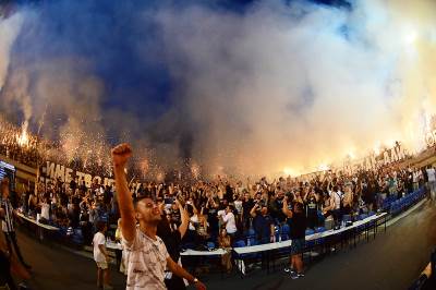  Cijeli svijet piše o spektaklu Grobara na Tašu  