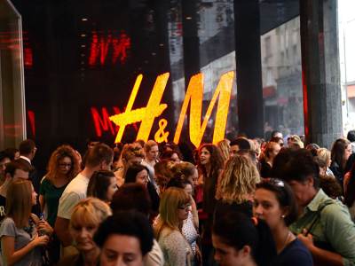  H&M počinje naplaćivati vraćanje robe kupljene onlajn 