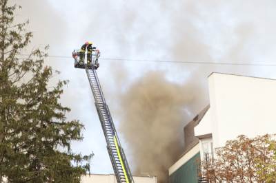  Hitna pomoć zbrinula šest osoba zbog dima u centru Banjaluke 