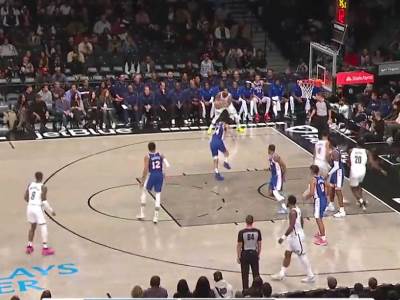  Filip Petrušev se pokoškao sa Benom Simonsom 