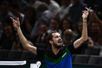  danil medvedev ispao sa mastersa u parizu  