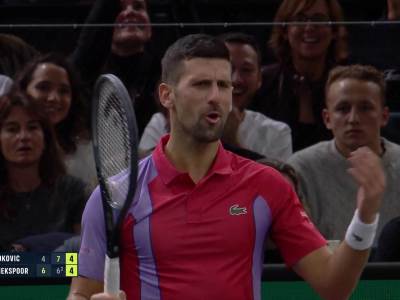  Novak Đoković i publika u Parizu 