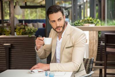  Da li zgodni muškarci zarađuju više novca 