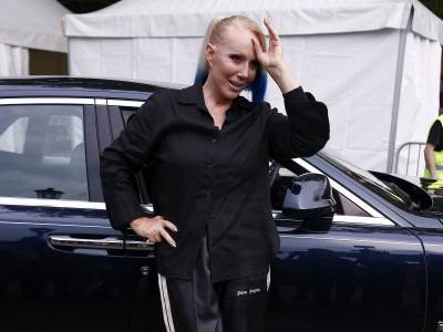  Lepa Brena asistentkinja za oblačenje 