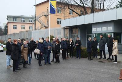  Podrška Dodiku i Lukiću: Ispred Suda BiH predstavnici brojnih organizacija i udruženja 