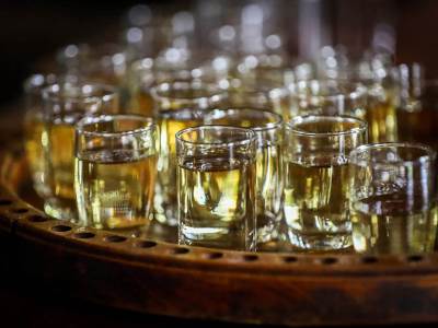  Tvrde proizvođači: Rakija u TOP 10 najboljih žestokih alkoholnih pića u svijetu 