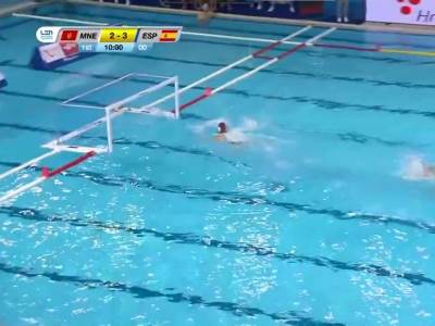  Vaterpolo - Španski golman pogodio preko cijelog bazena! 