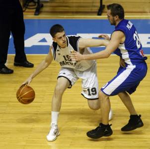  Aleksandar Mitrović potpisao za klub u Iranu 