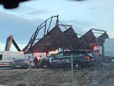  Srušio se objekat na američkom aerodromu 