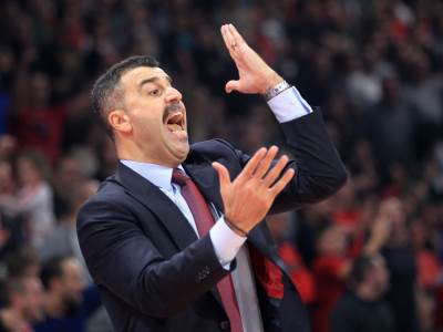  Efes otpustio Erdema Džana 