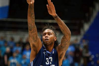  Janis Sferopulos o Treju Tompkinsu 