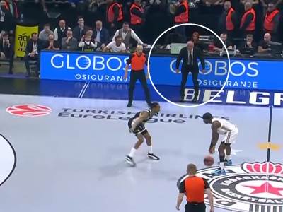  Zeljko Obradovic vice na Kevina Pantera da napravi faul 