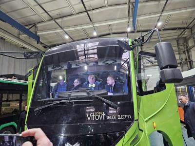  Dodik u Bjelorusiji: Srpska kupuje ekološke autobuse i opremu za poljoprivredu 