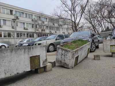  Parking kod poliklinike u Banjaluci 