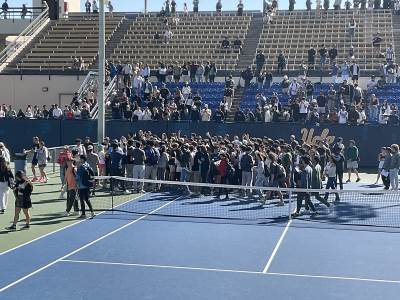  Novak sa stotinama studenata na čuvenom UCLA 